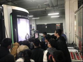 探索康復(fù)輔具的科技魅力 康復(fù)工程學(xué)院2017級假肢矯形器專業(yè)赴北京市康復(fù)輔具技術(shù)中心實踐認(rèn)知活動紀(jì)實